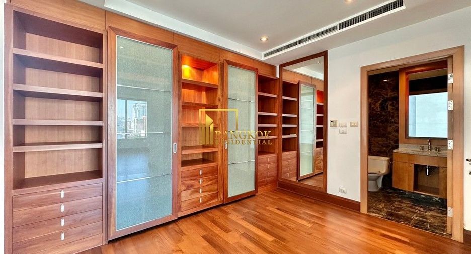For rent 3 bedrooms apartment in Pathum Wan, Bangkok