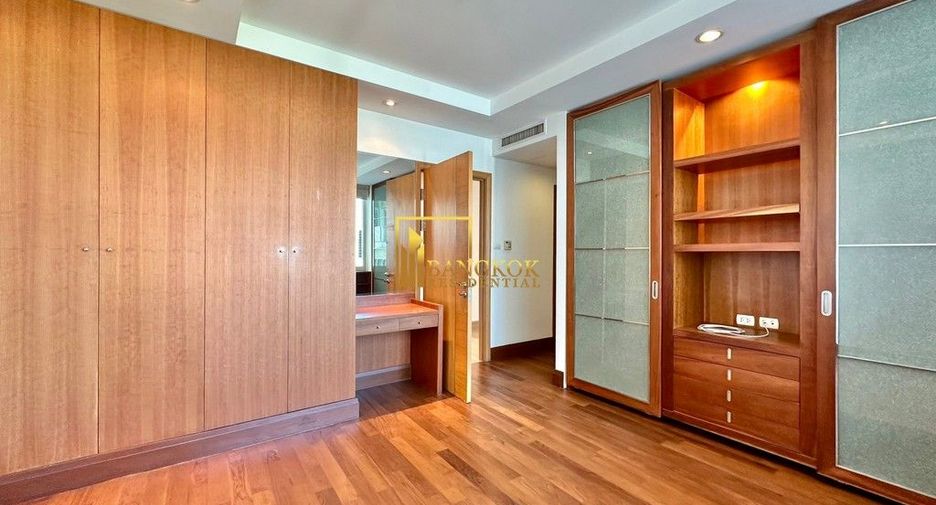 For rent 3 bedrooms apartment in Pathum Wan, Bangkok