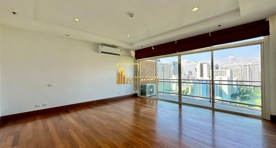 For rent 3 bedrooms apartment in Pathum Wan, Bangkok