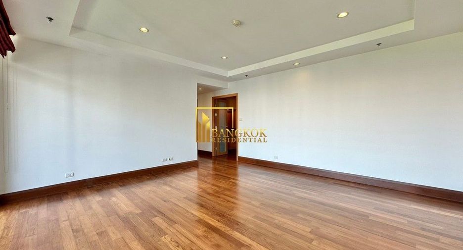 For rent 3 bedrooms apartment in Pathum Wan, Bangkok