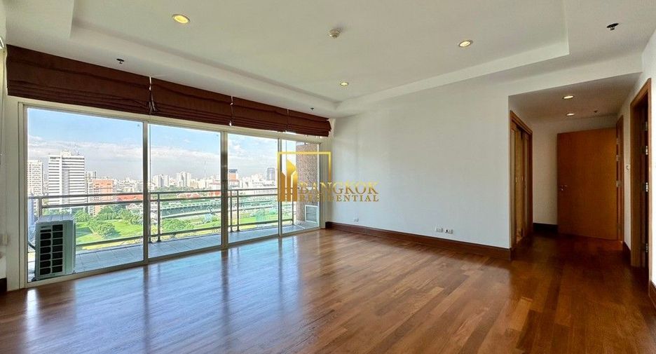 For rent 3 bedrooms apartment in Pathum Wan, Bangkok