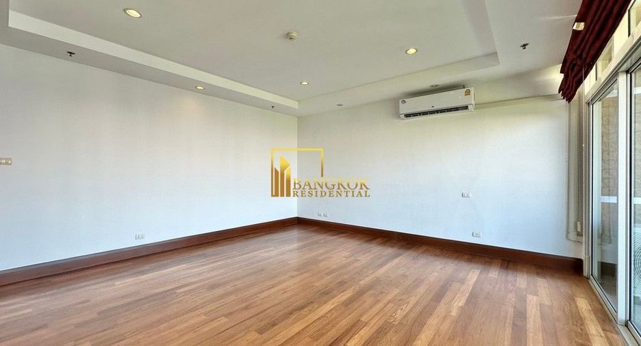 For rent 3 bedrooms apartment in Pathum Wan, Bangkok