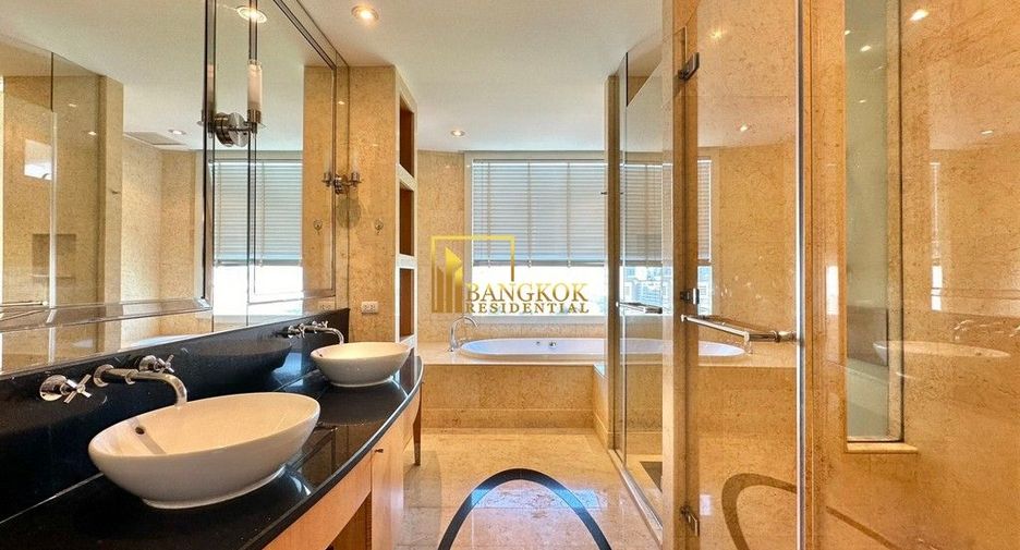 For rent 3 bedrooms apartment in Pathum Wan, Bangkok
