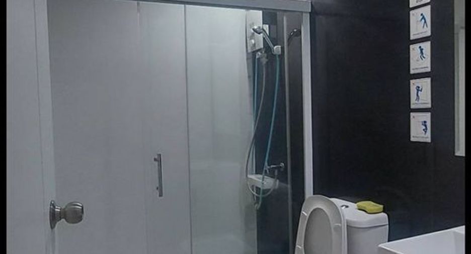 For rent 3 bedrooms townhouse in Suan Luang, Bangkok