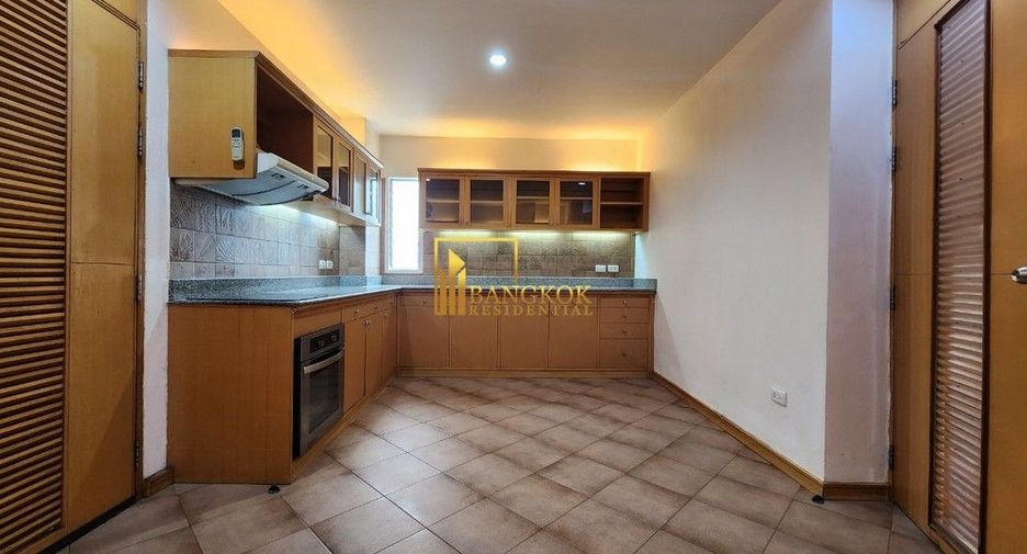 For rent 4 ベッドルーム apartment in Sathon, Bangkok