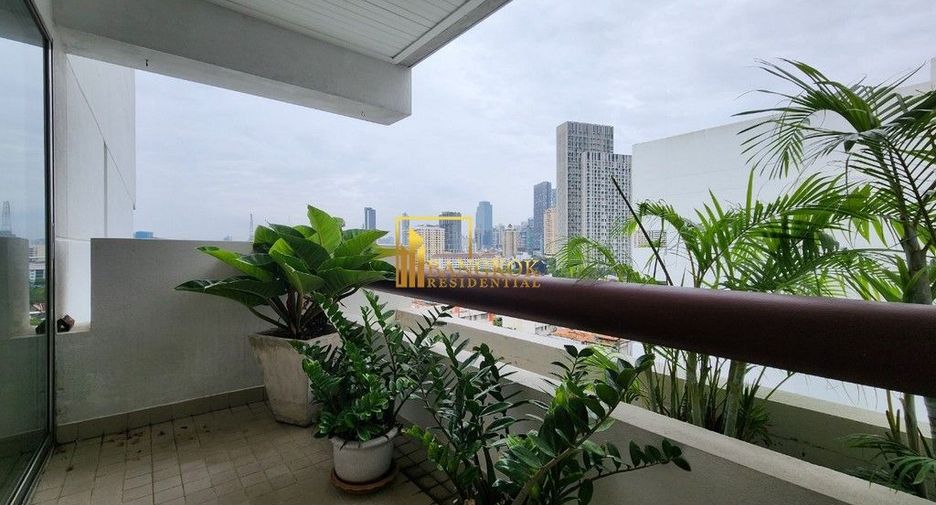For rent 4 ベッドルーム apartment in Sathon, Bangkok