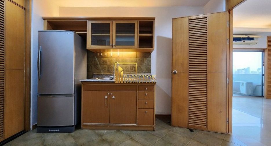 For rent 4 ベッドルーム apartment in Sathon, Bangkok
