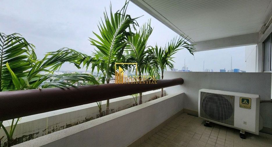 For rent 4 ベッドルーム apartment in Sathon, Bangkok