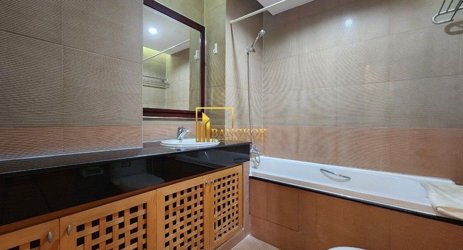 For rent 4 ベッドルーム apartment in Sathon, Bangkok