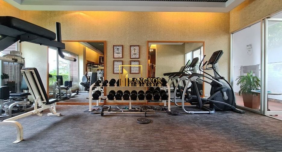 For rent 4 ベッドルーム apartment in Sathon, Bangkok
