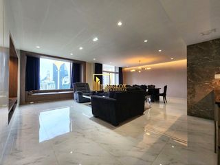 Condo en alquiler de 3 habitaciones en Pathum Wan, Bangkok