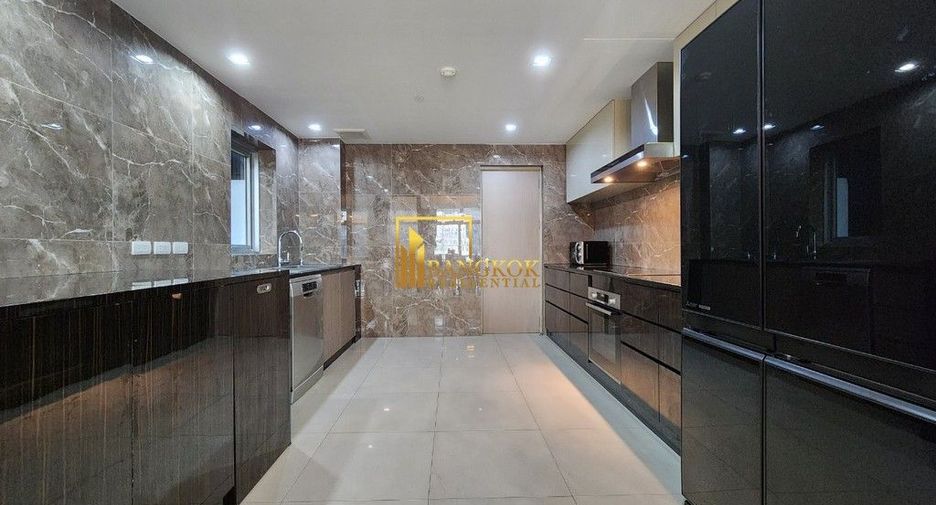 Condo en alquiler de 3 habitaciones en Pathum Wan, Bangkok