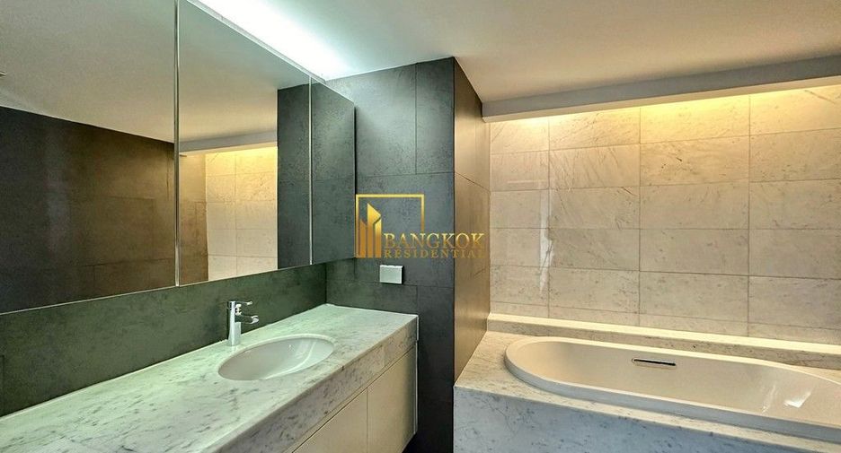 À louer 3 chambres condo à Watthana, Bangkok