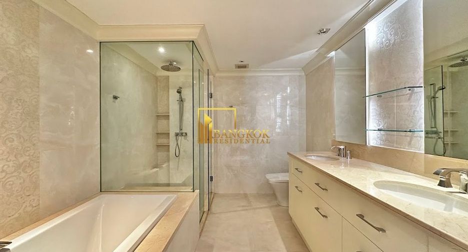 Wohnung zur Miete mit 3 Zimmer in Pathum Wan, Bangkok