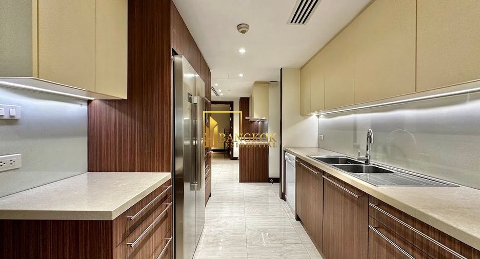 Wohnung zur Miete mit 3 Zimmer in Pathum Wan, Bangkok