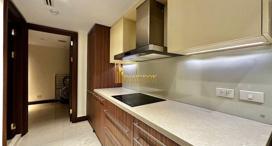 Wohnung zur Miete mit 3 Zimmer in Pathum Wan, Bangkok