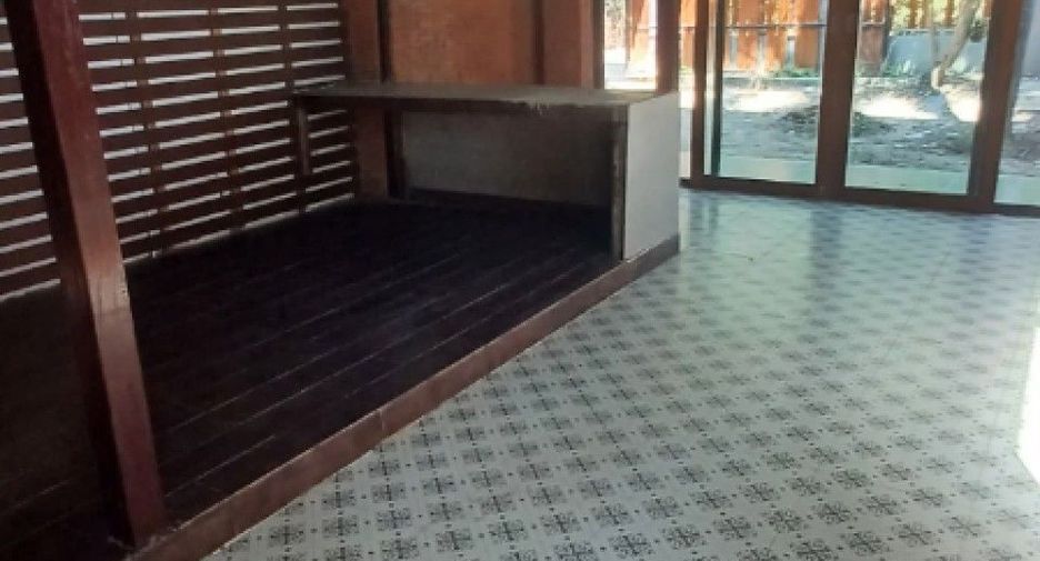 Casa en venta de estudio en Ban Lat, Phetchaburi