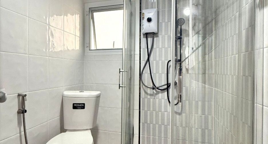 For sale 3 ベッドルーム house in Sam Phran, Nakhon Pathom