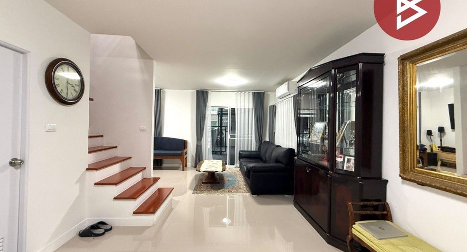 For sale 3 ベッドルーム house in Sam Phran, Nakhon Pathom