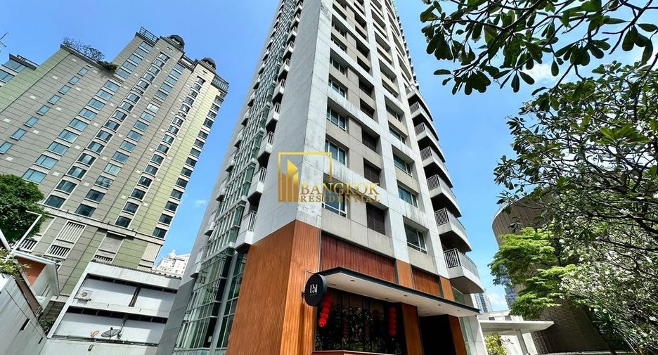 For rent 3 ベッドルーム serviced apartment in Pathum Wan, Bangkok