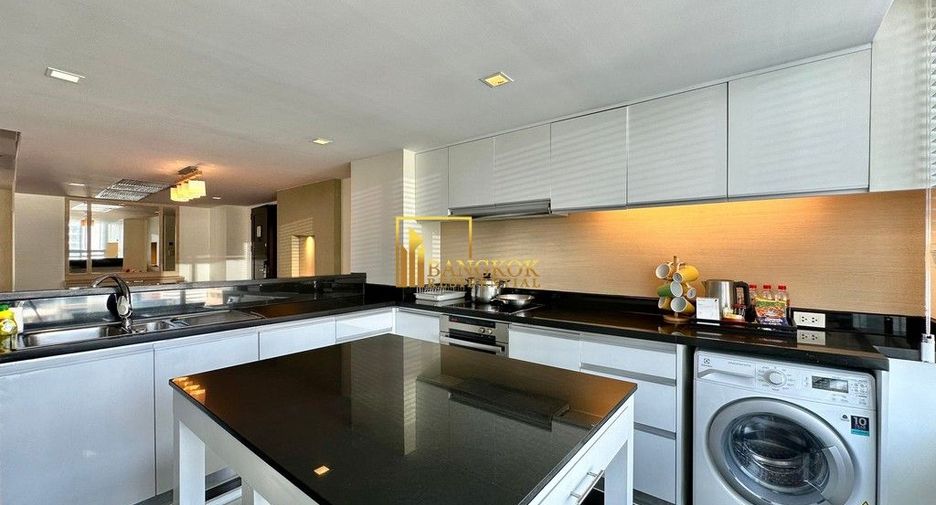 For rent 3 ベッドルーム serviced apartment in Pathum Wan, Bangkok