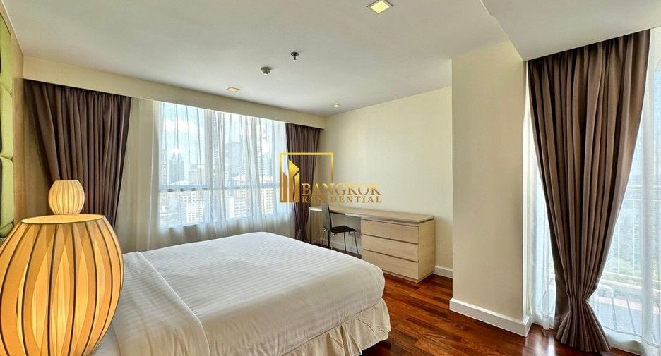For rent 3 ベッドルーム serviced apartment in Pathum Wan, Bangkok