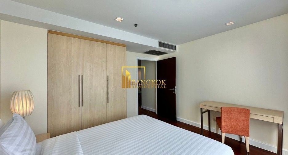 For rent 3 ベッドルーム serviced apartment in Pathum Wan, Bangkok