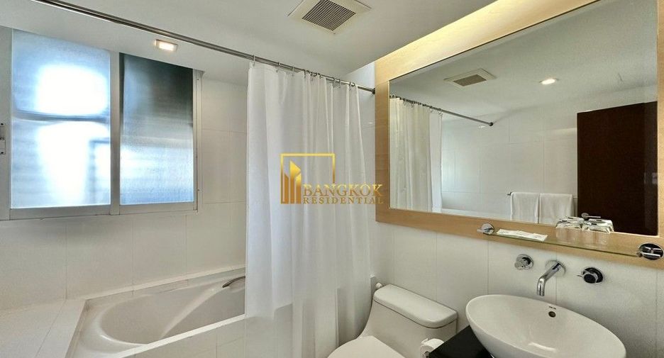 For rent 3 ベッドルーム serviced apartment in Pathum Wan, Bangkok