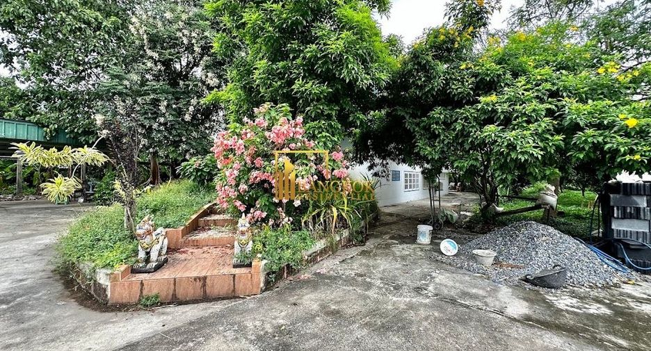À louer 3 chambres maison à Khlong San, Bangkok