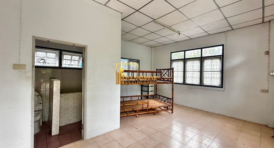 À louer 3 chambres maison à Khlong San, Bangkok