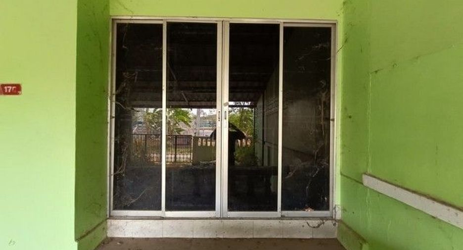 Reihenhaus zum Kauf mit 1 Zimmer in Sanom, Surin