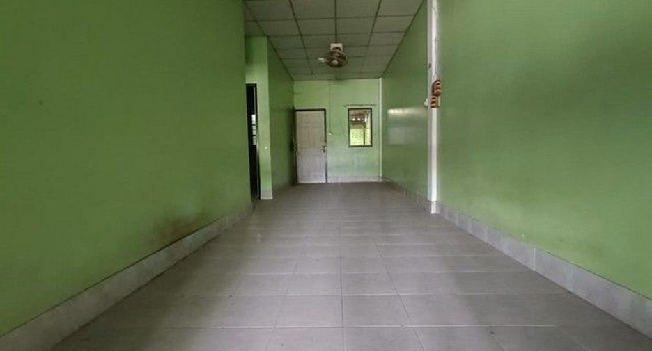 Reihenhaus zum Kauf mit 1 Zimmer in Sanom, Surin