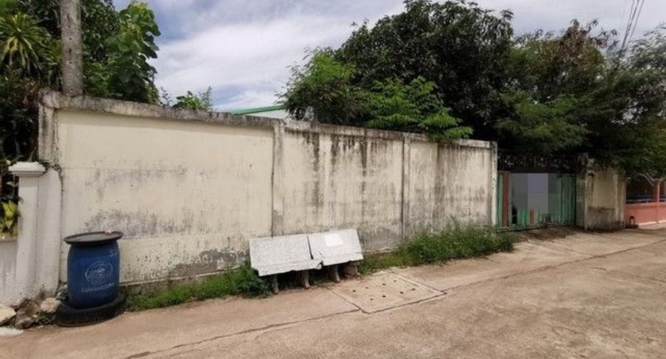 Haus zum Kauf mit 4 Zimmer in Sanom, Surin