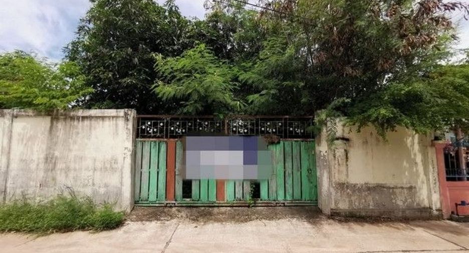 Haus zum Kauf mit 4 Zimmer in Sanom, Surin