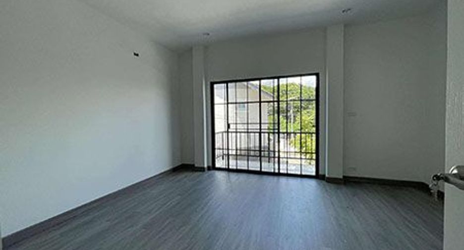 Haus zum Kauf mit 3 Zimmer in Saraphi, Chiang Mai
