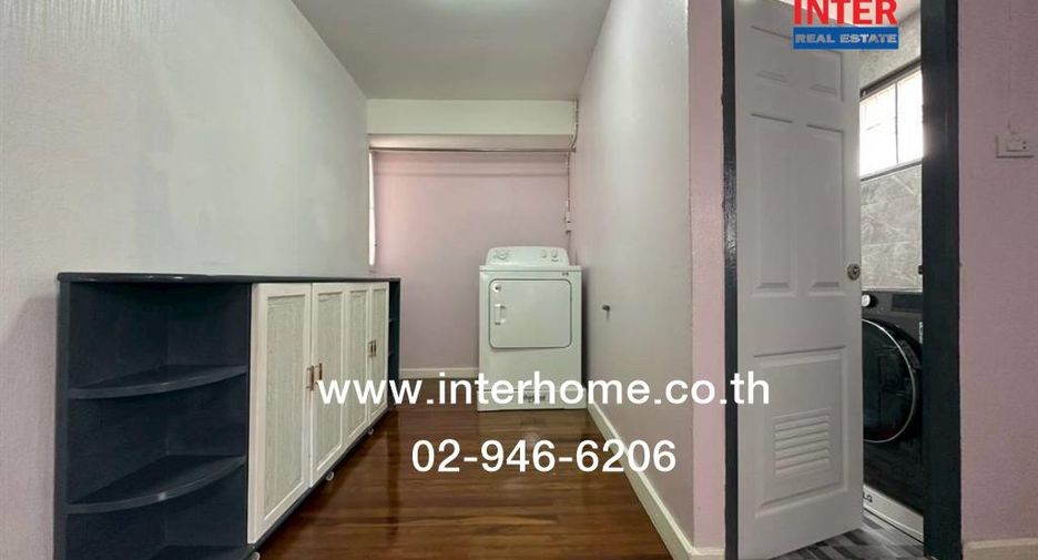 For sale 3 bedrooms house in Bang Khun Thian, Bangkok