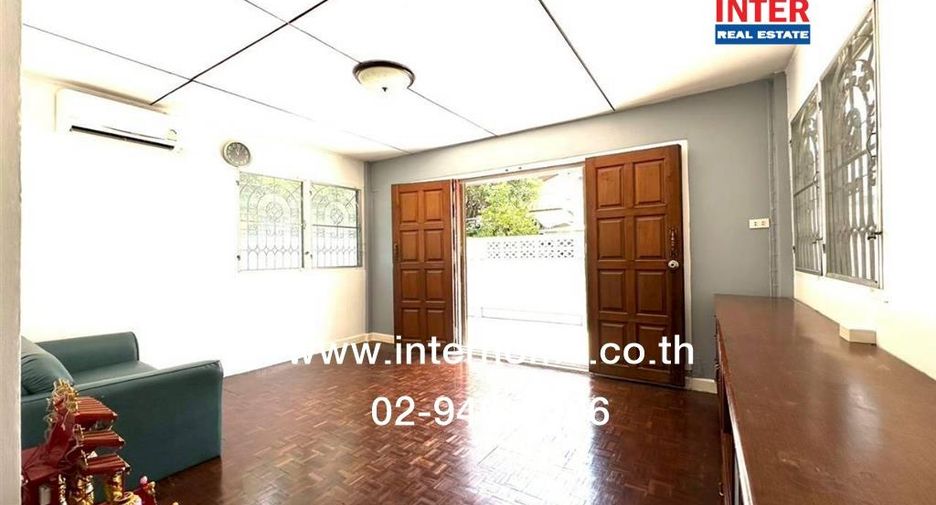 For sale 3 bedrooms house in Bang Khun Thian, Bangkok
