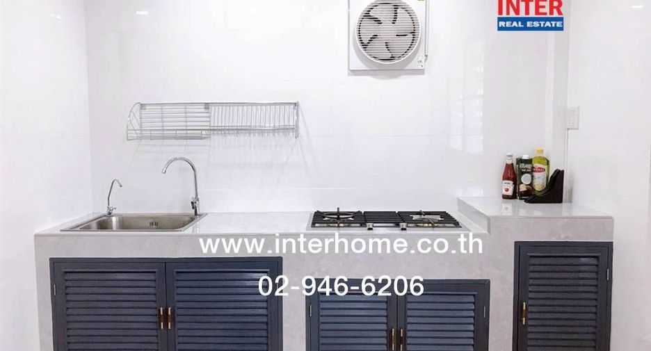 For sale 3 bedrooms house in Bang Khun Thian, Bangkok