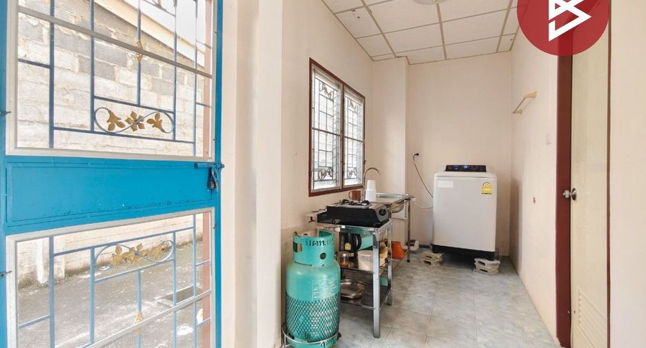 À vendre 3 chambres maison de ville à Phutthamonthon, Nakhon Pathom