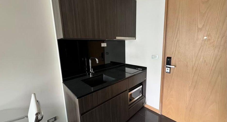 For sale 1 bed condo in Watthana, Bangkok