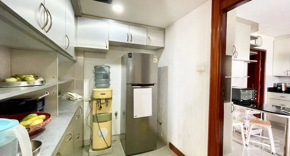 For sale 4 bedrooms condo in Sathon, Bangkok