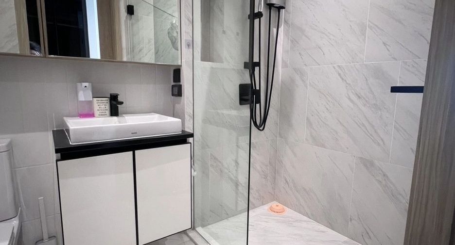 For sale 2 bedrooms condo in Khlong San, Bangkok