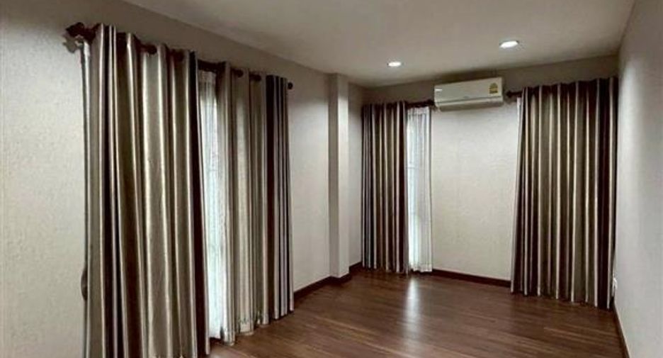 For sale 4 ベッドルーム house in Lam Luk Ka, Pathum Thani