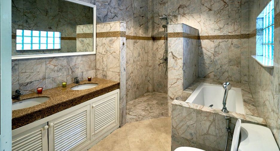 À vendre 5 chambres maison à Bang Lamung, Chonburi