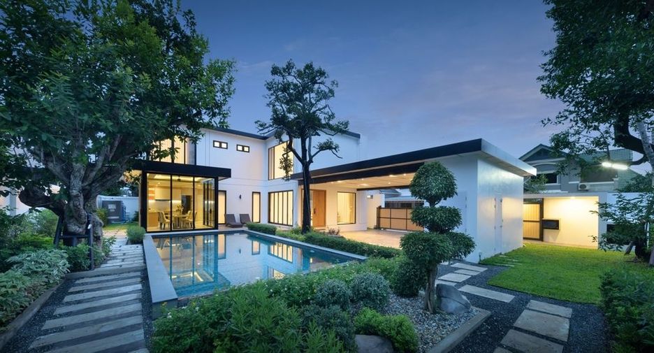 For sale 4 bedrooms house in Mueang Chiang Mai, Chiang Mai