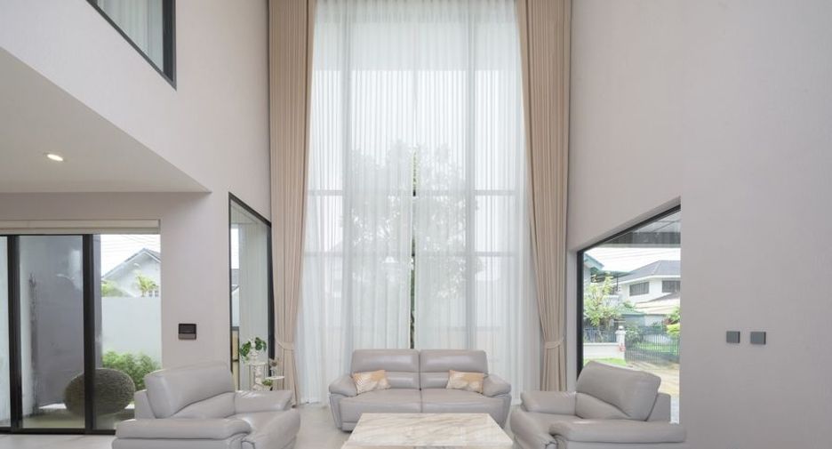 For sale 4 bedrooms house in Mueang Chiang Mai, Chiang Mai