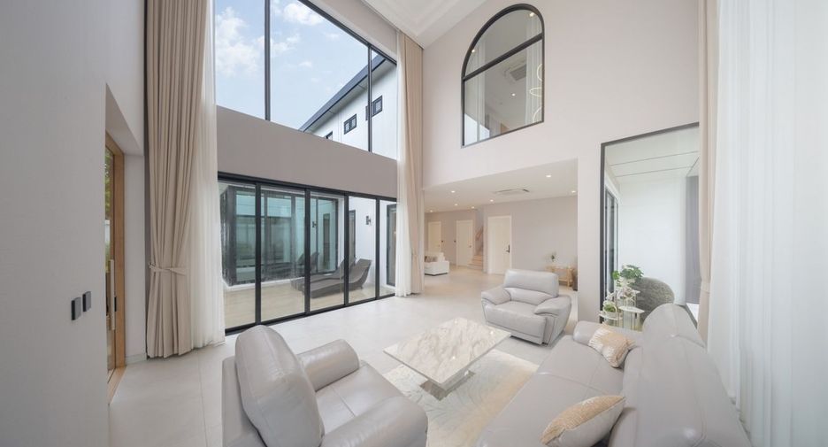 For sale 4 bedrooms house in Mueang Chiang Mai, Chiang Mai