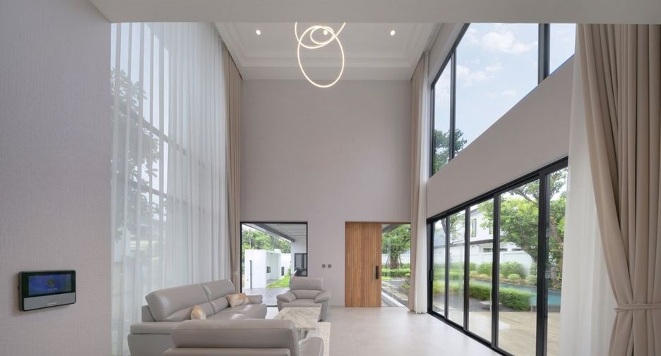 For sale 4 bedrooms house in Mueang Chiang Mai, Chiang Mai
