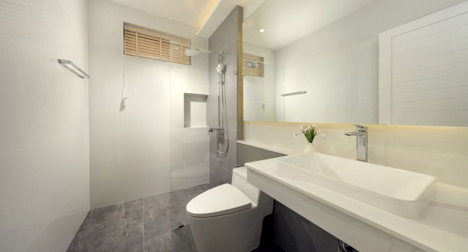 For sale 4 bedrooms house in Mueang Chiang Mai, Chiang Mai