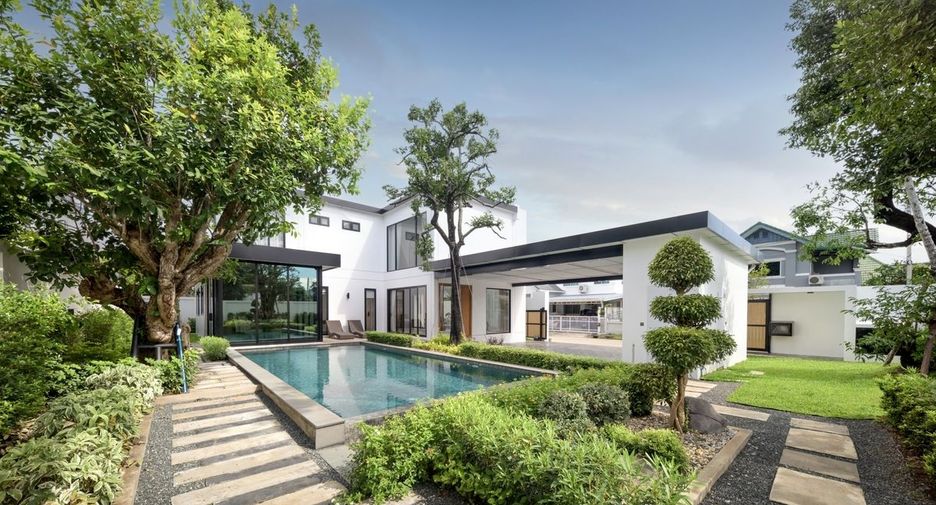 For sale 4 bedrooms house in Mueang Chiang Mai, Chiang Mai